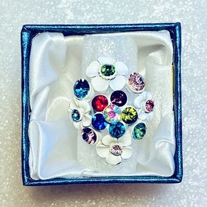 White Enamel Flower Ring ~Adjustable band